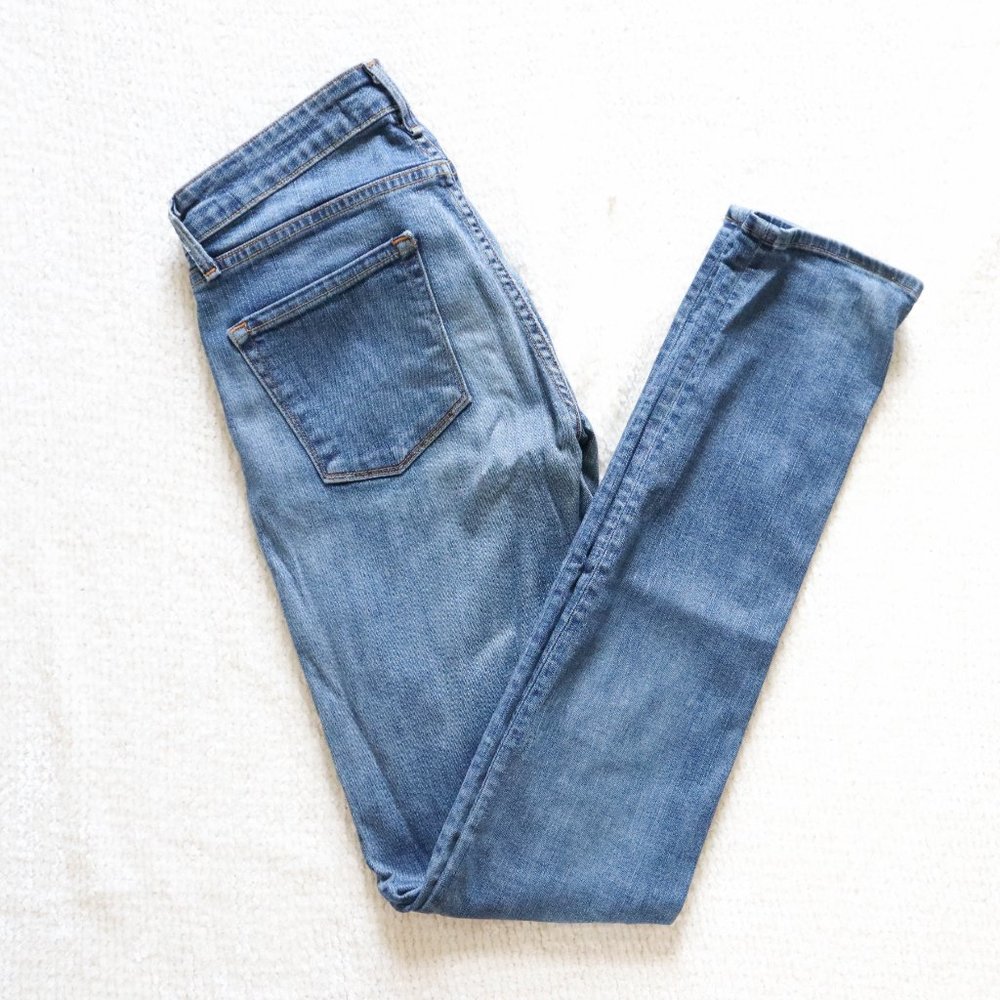 Juicy Couture Medium Wash Skinny Jeans Mid Rise 24